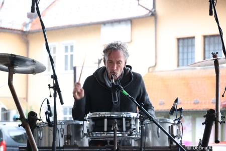 Dobrodošel mamut v Kamniku je dobil svoje mesto bronasti mamut v naravni velikosti, ki stoji v Mamutovem parku (8)